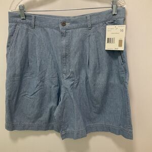Liz Claiborne Light Jean Shorts NWT Size16 Grandma core
